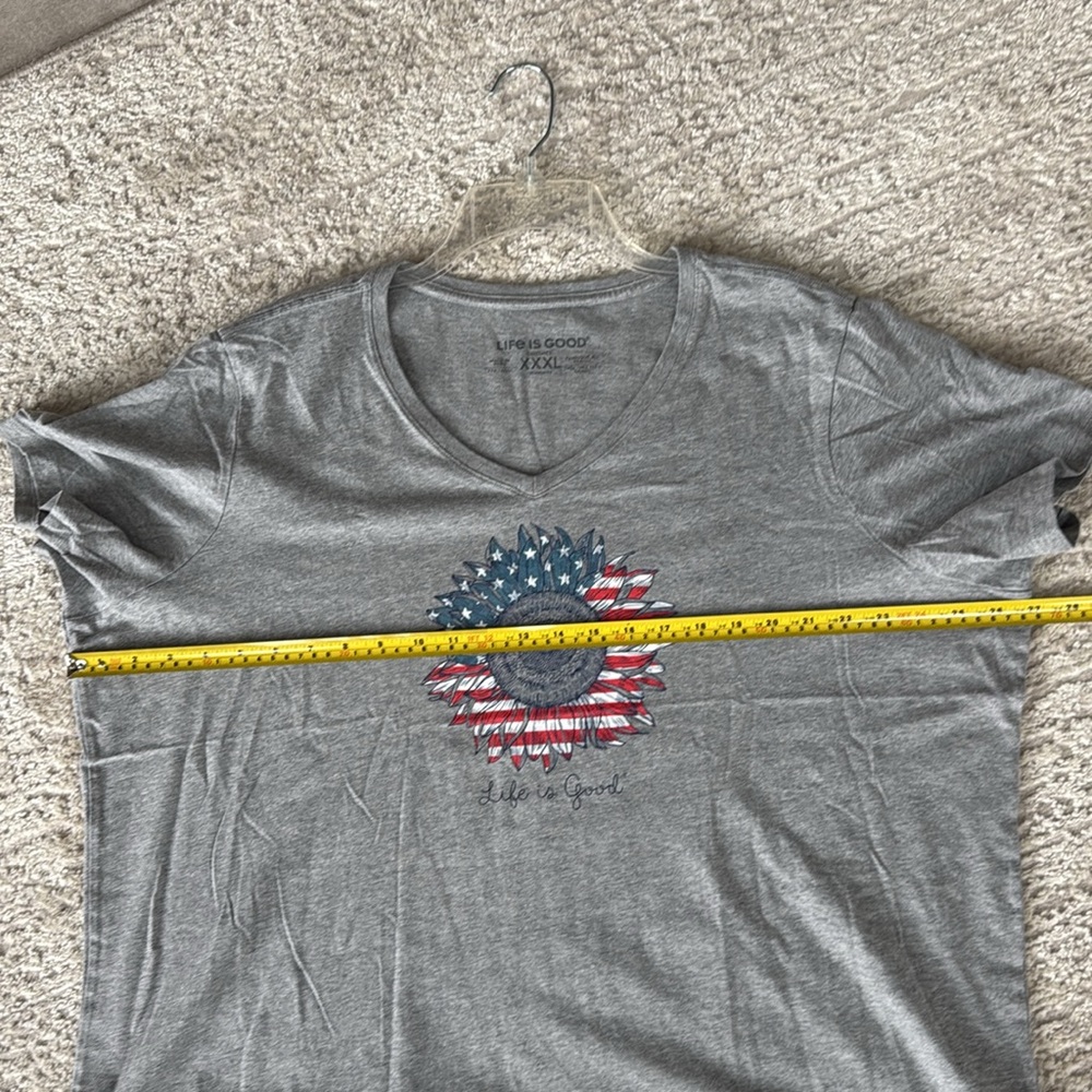 LIFE IS GOOD Women's Gray Flag Sunflower Short Sleeve V-Neck- Size XXXL - Picture 11 of 11